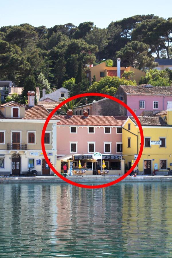 Apartments By The Sea Mali Lošinj Kültér fotó
